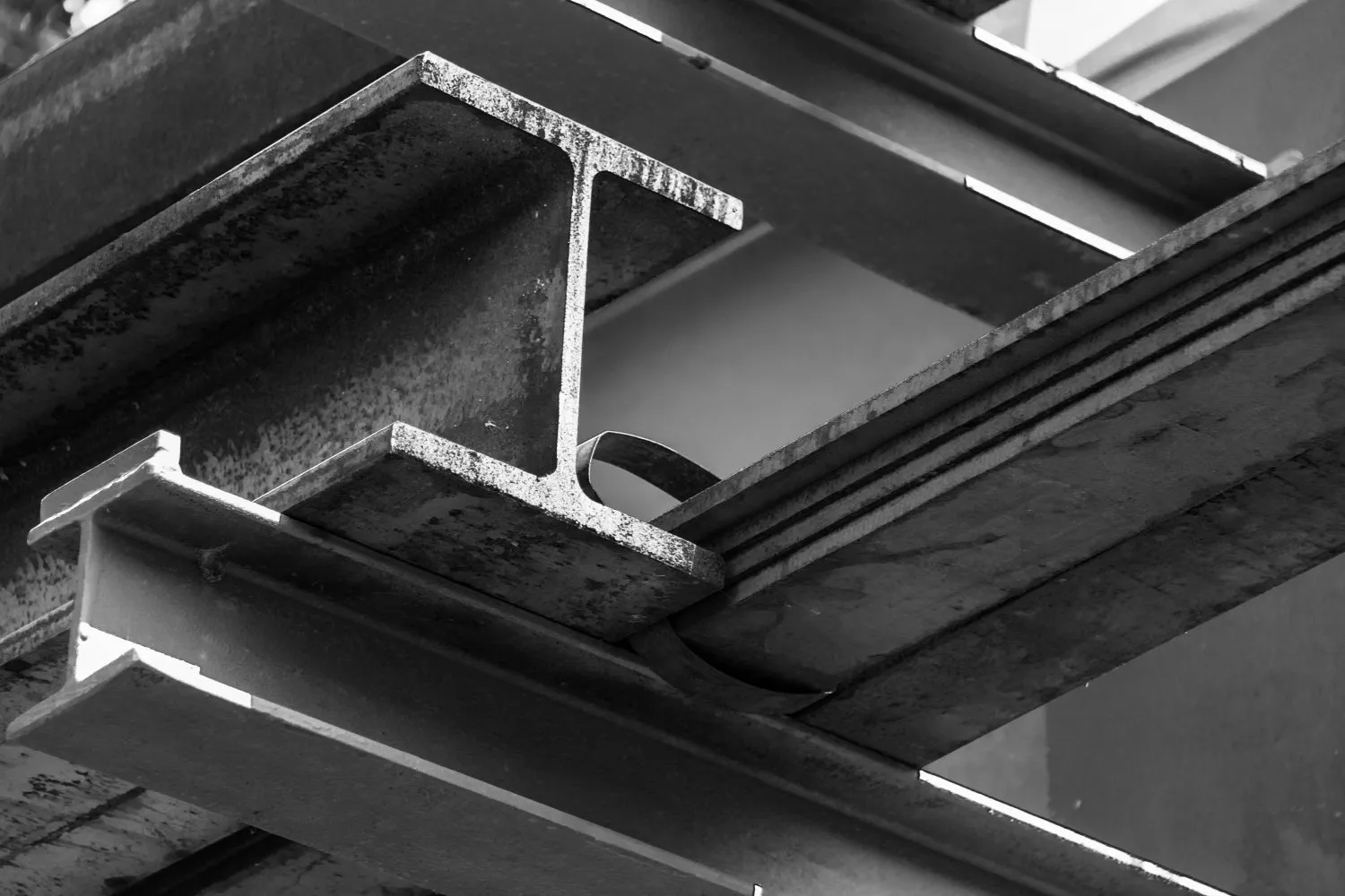 Universal Beam ve Channel Grubu